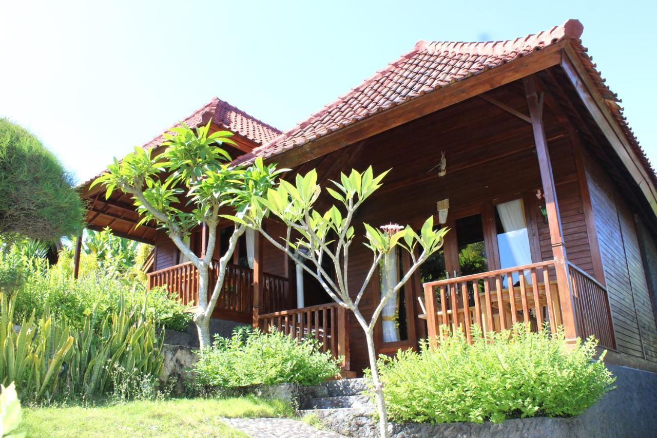 Bamboo Bungalow Jungle View Batununggul Exterior photo
