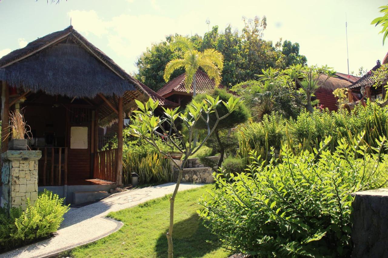 Bamboo Bungalow Jungle View Batununggul Exterior photo