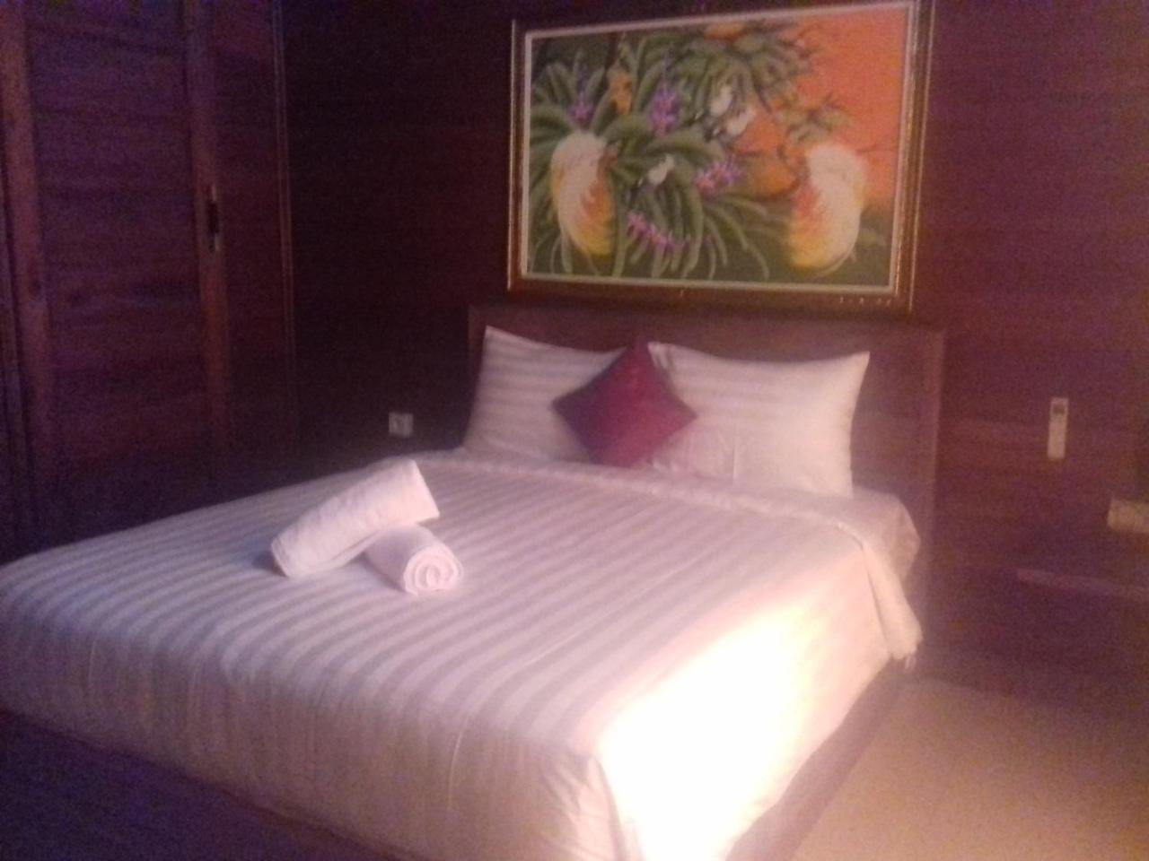 Bamboo Bungalow Jungle View Batununggul Exterior photo